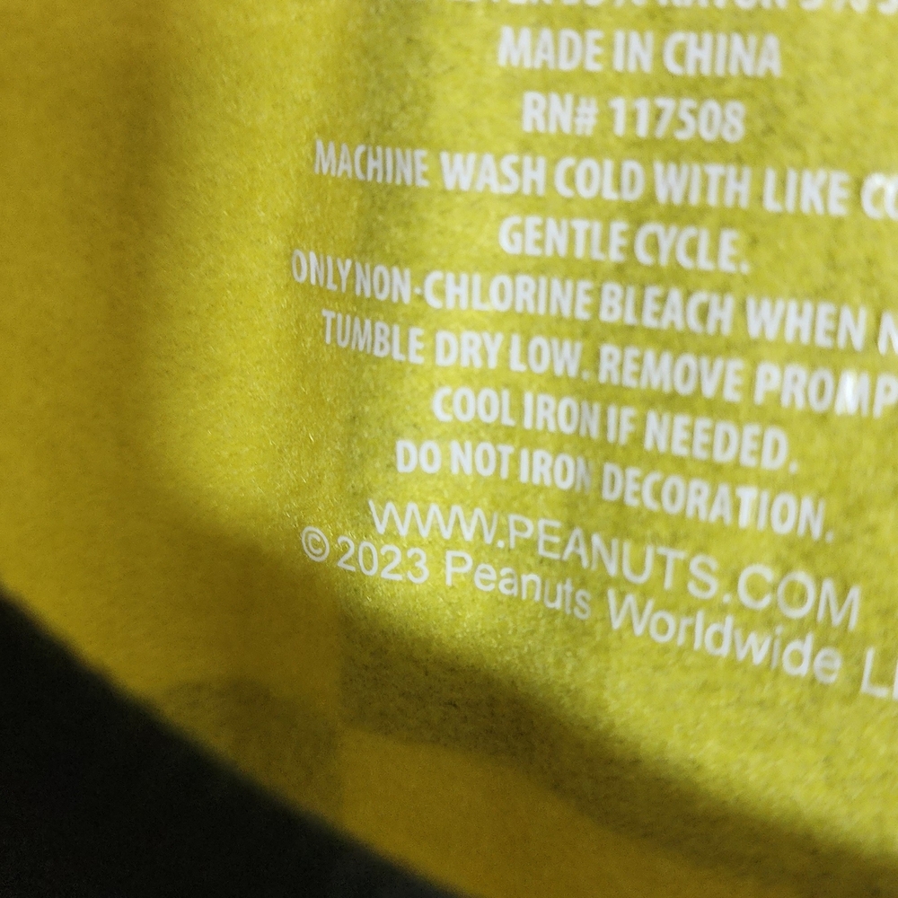 Yellow and Black Checkerboard Crewneck Sweater Peanuts Snoopy - Picture 4 of 7